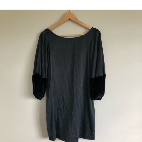Elizabeth & James Black silk bell sleev mini dress - Picture 6 of 10